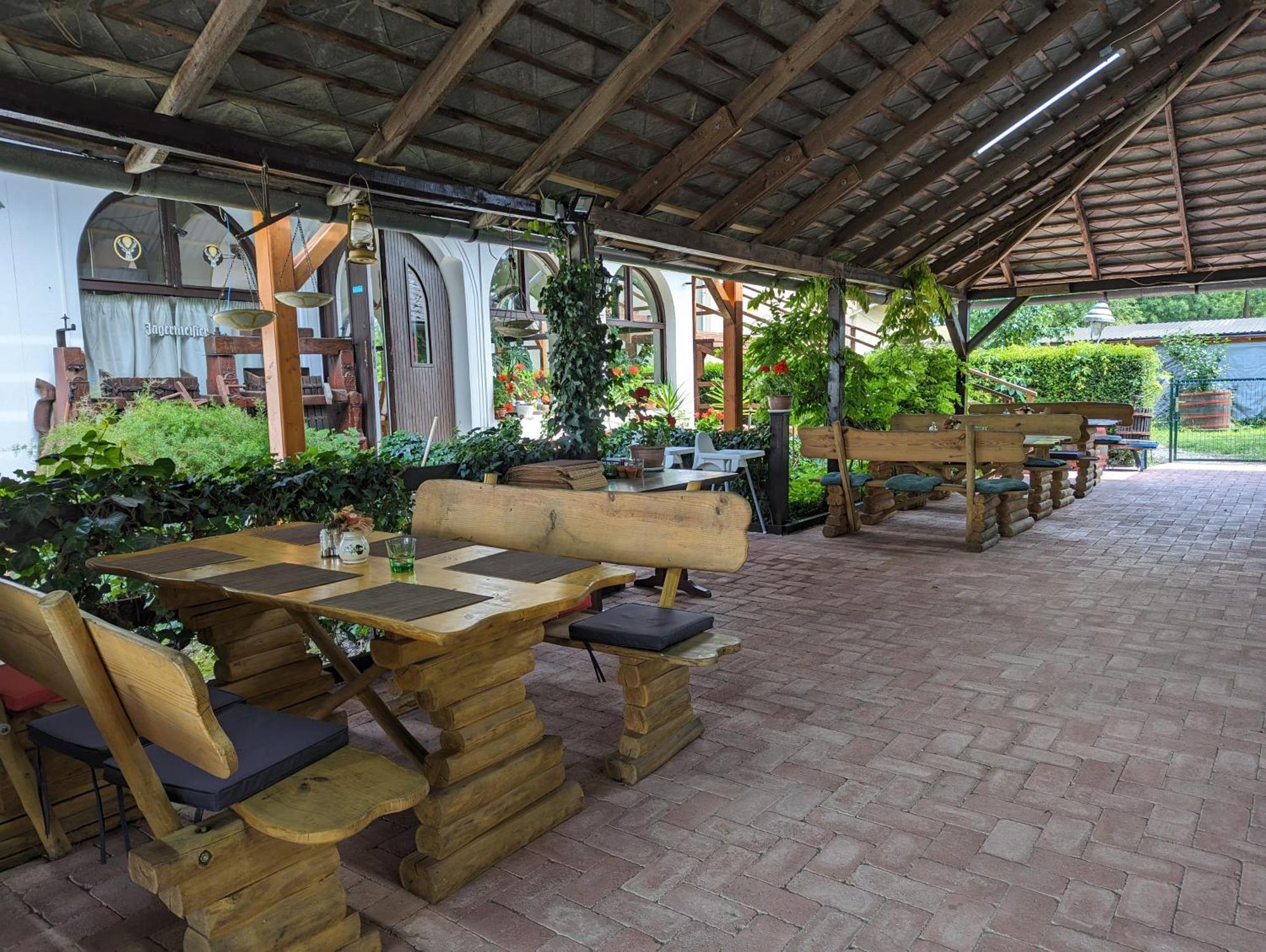 Margareta Etterem Es Vendeghaz Gasthaus Balatonberény Zewnętrze zdjęcie